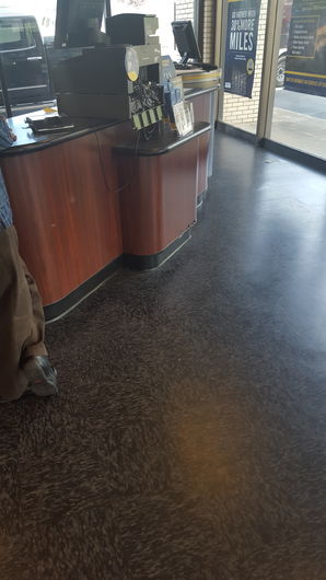 Before & After Commercial Stripping & Wax in Decatur, GA (3)