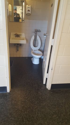 Before & After Commercial Stripping & Wax in Decatur, GA (5)