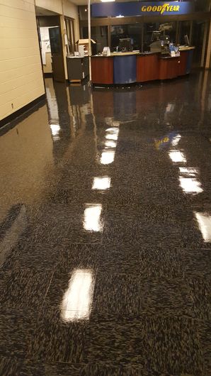 Before & After Commercial Stripping & Wax in Decatur, GA (9)